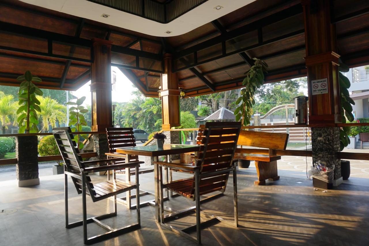 Floating Sanctuary Resort Powered By Cocotel Bulacan Exterior photo