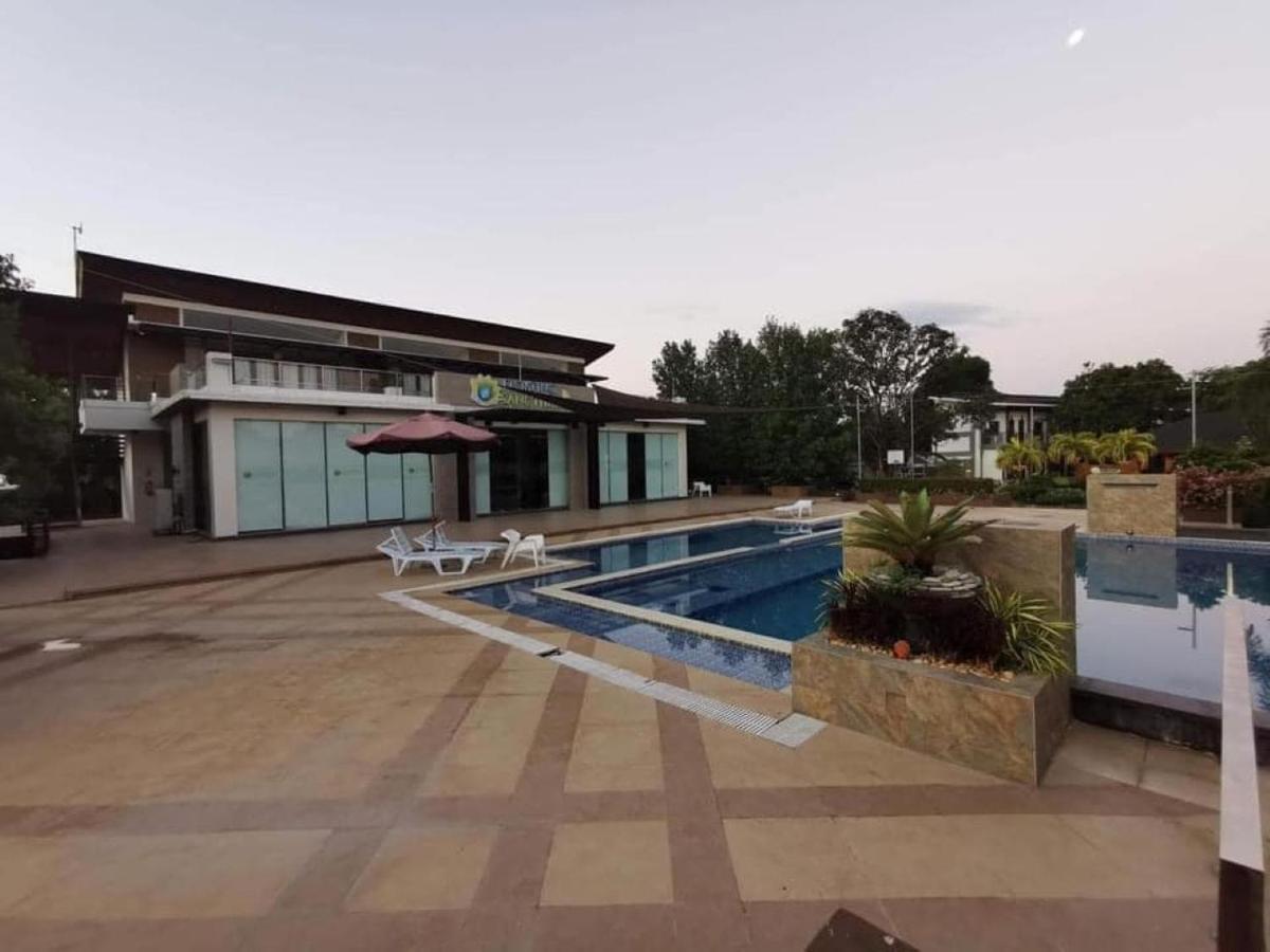Floating Sanctuary Resort Powered By Cocotel Bulacan Exterior photo