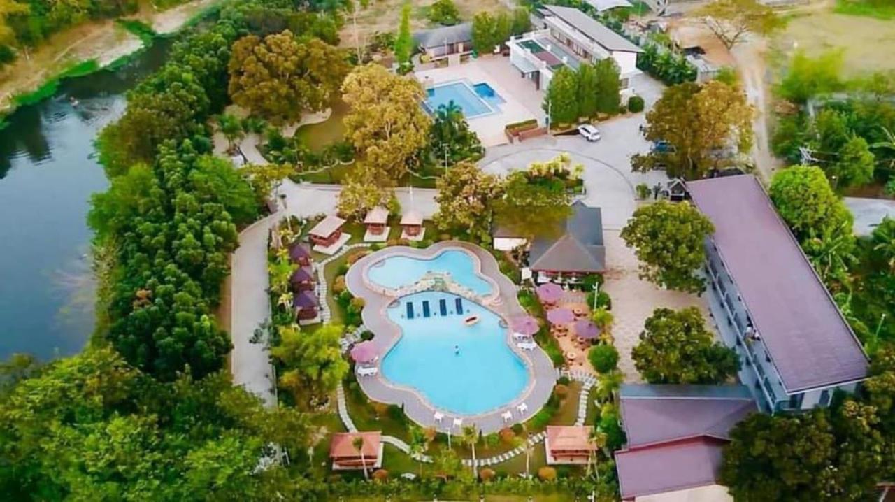 Floating Sanctuary Resort Powered By Cocotel Bulacan Exterior photo